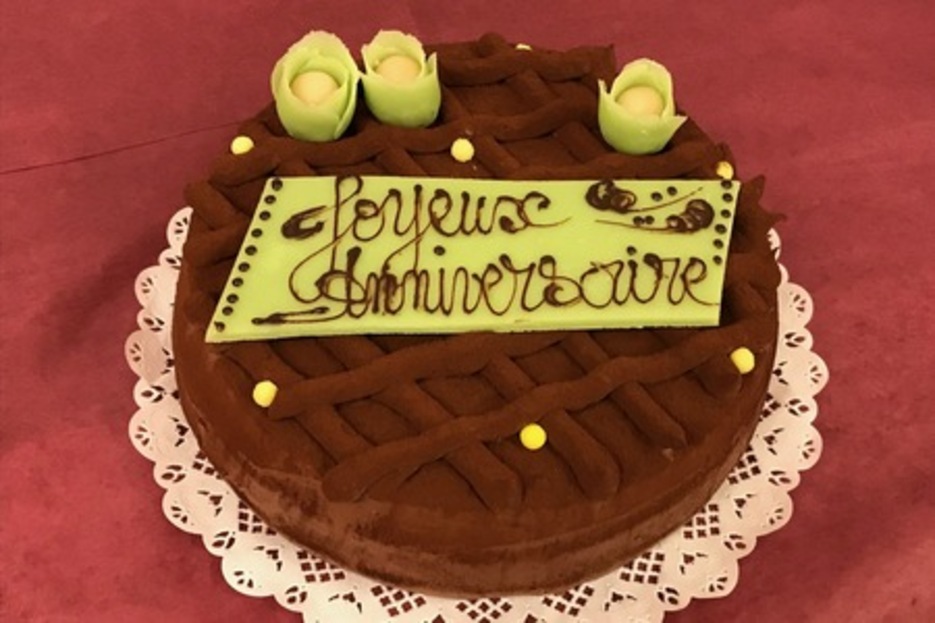 Clementine (Gnoise nature imbibe sirop Cointreau & Grand-Marnier / Crme Mousseline / Clmentines confites macres au Grand-Marnier) 