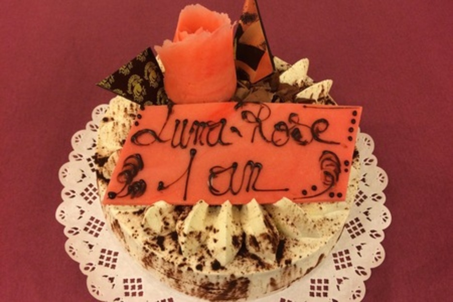 Jour et Nuit (Gnoise Chocolat imbibe Vanille / Chantilly Chocolat & Nature ) 