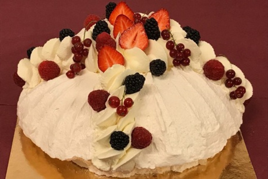 Pavlova (Meringue / Crme fouette / Fruits Frais)