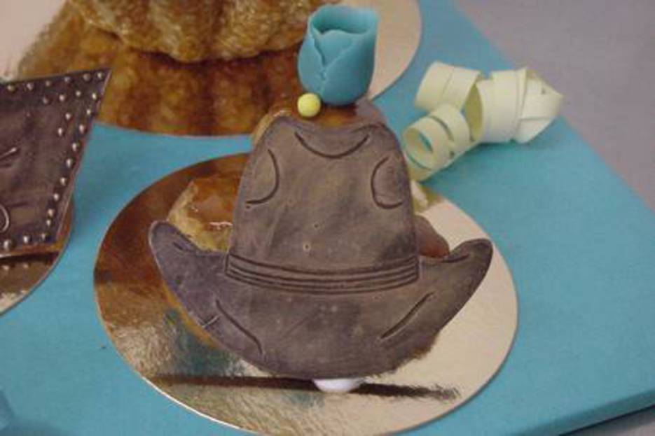 Chapeau de cowboy en chocolat