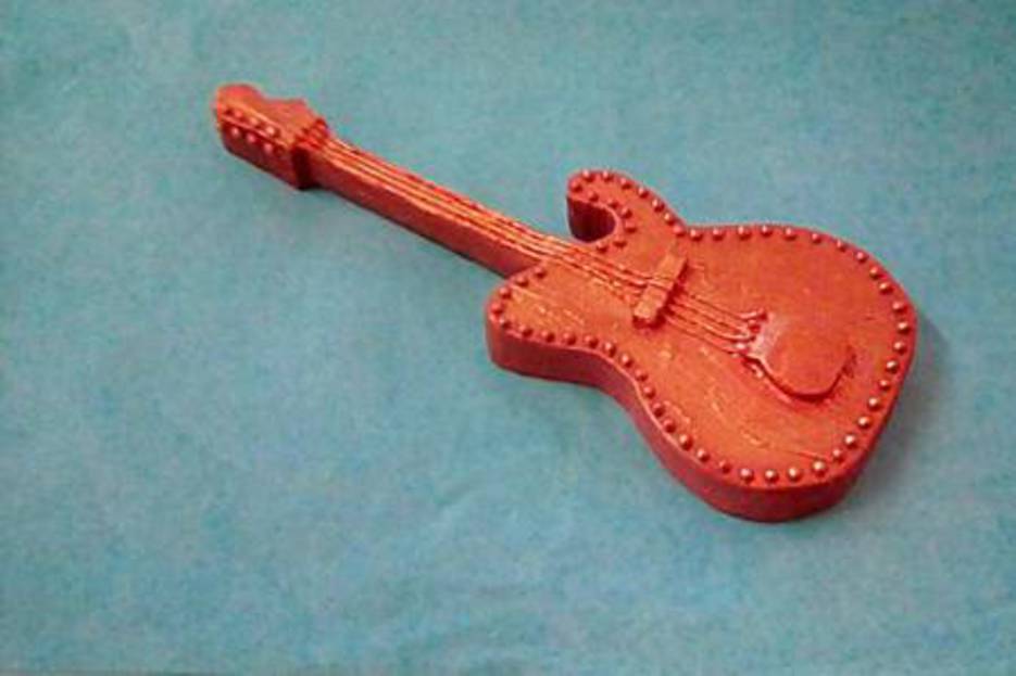Guitare en chocolat