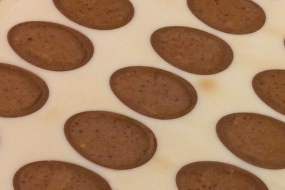 Moules mini oeufs Pralin�